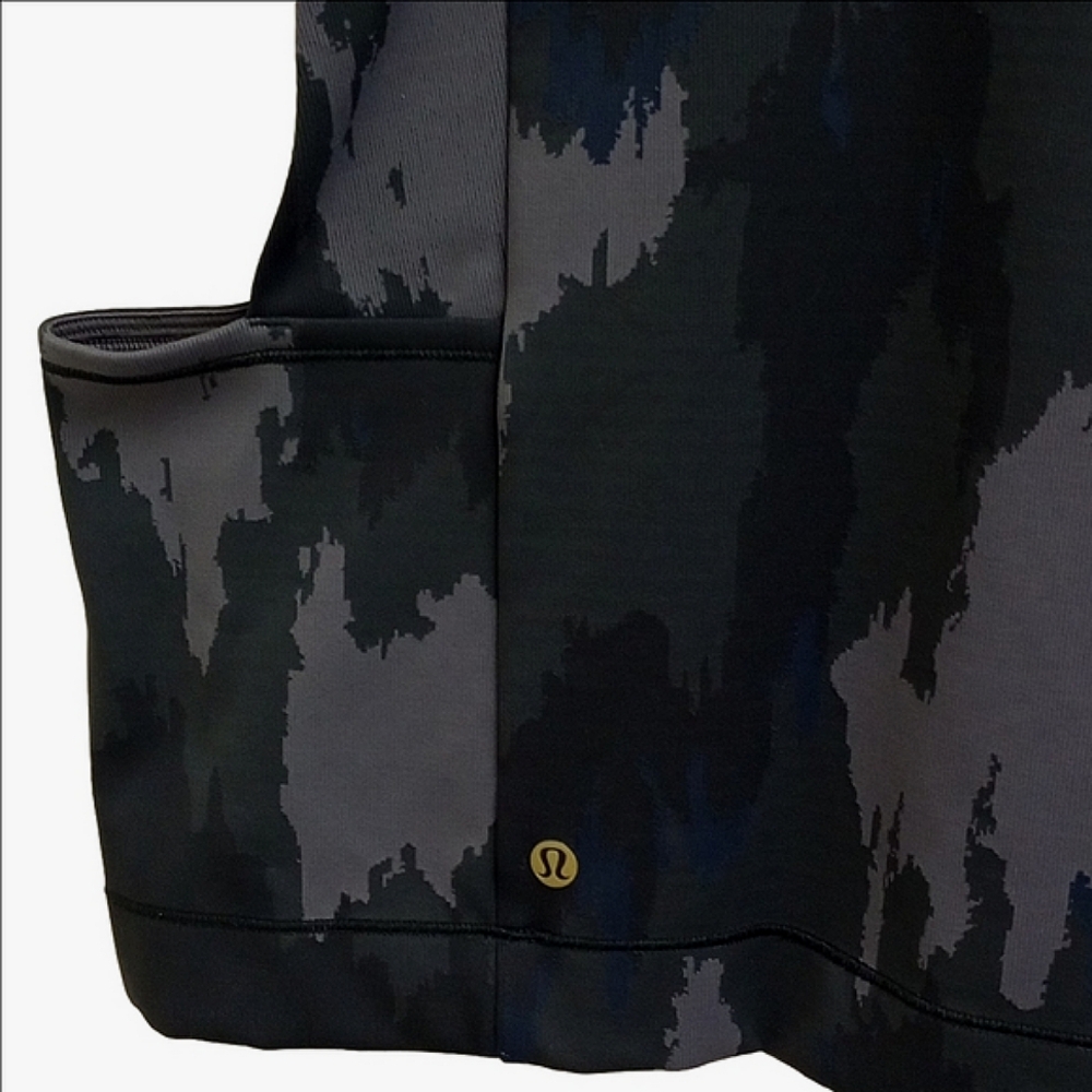 🆕 LULULEMON▪️ROBERT GELLER "TAKE THE MOMENT" GRAY & BLACK CAMO CROPPED TOP - Picture 6 of 7